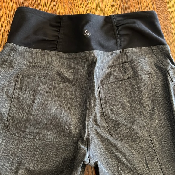 Prana Women's XS Summit Capri Crop Pants Charcoal Gray Space Dye Shirred Pockets - Picture 14 of 16